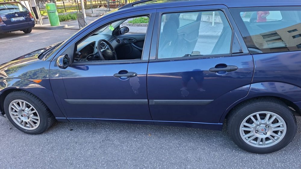 Ford Focus 2000 carrinha478466086084945921