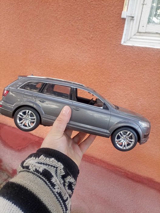 Великі машинки 40 і 32 см