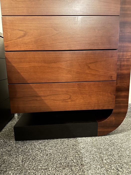 Camiseiro em madeira