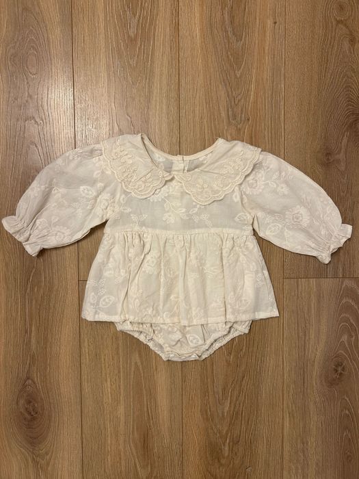 Святкова сукня-боді з квітковою вишивкою і комірцем, 74 розмір (6-9 м)