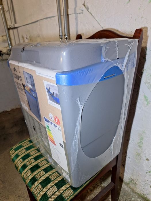 Lodówka Turystyczna 12V  230V   Nowa