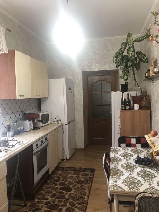 Продам 2-к квартиру з ремонтом, 55 кв.м, у центрі на вул. Базарної/Маразліївська (3-217-451)
