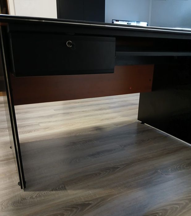 Secretária / Mesa de Computador