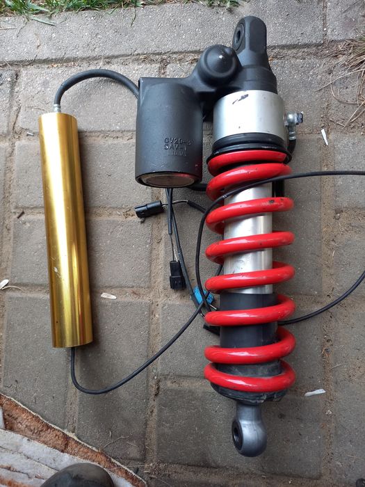 Amortyzator centralny showa elektroniczny triumph Tiger enduro amor