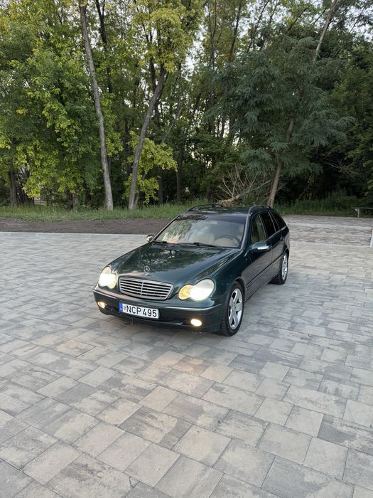 Mersedes-benz C220d автомат дизель в гарному стані