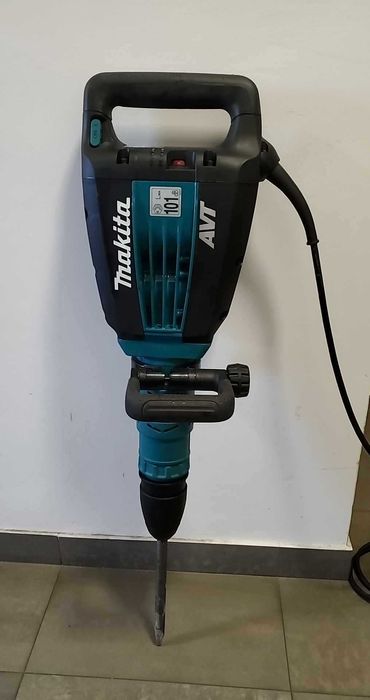 Młot udarowy HM1214C do wynajęcia