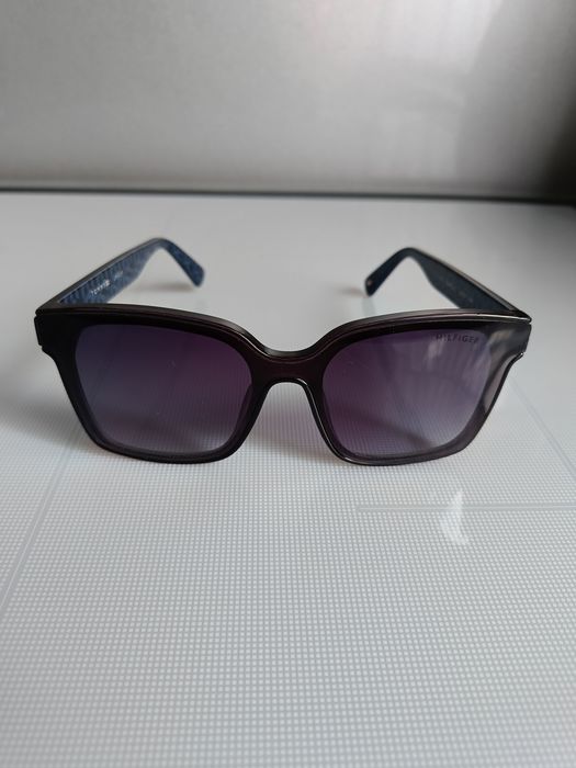 Okulary przeciwsłoneczne Tommy Hilfiger