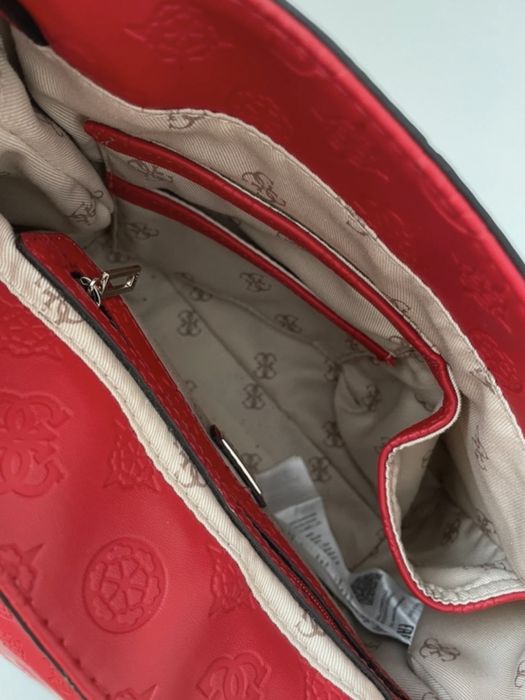 Mala tiracolo vermelha Guess
