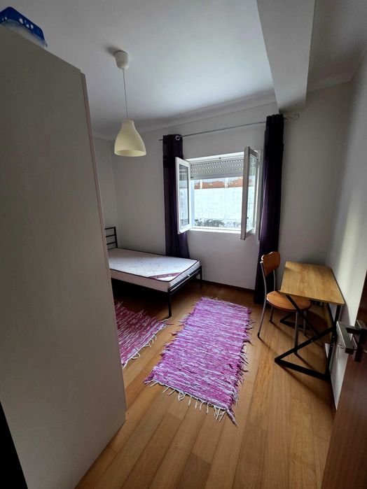 Alugo quarto a Gualtar