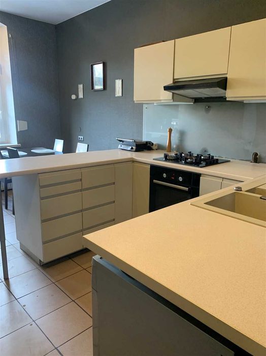 Na Sprzedaż Przestronne Mieszkanie 70 m2  w Klimatycznej Kamienicy Gliwice ul. Tarnogórska