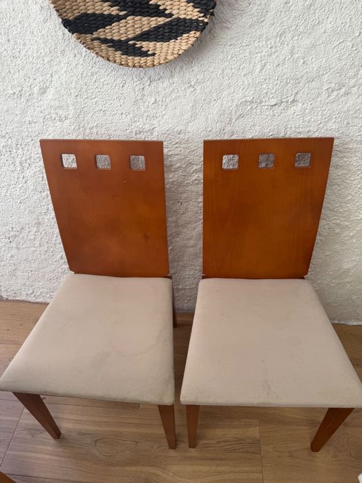 Cadeiras de sala em cerejeira