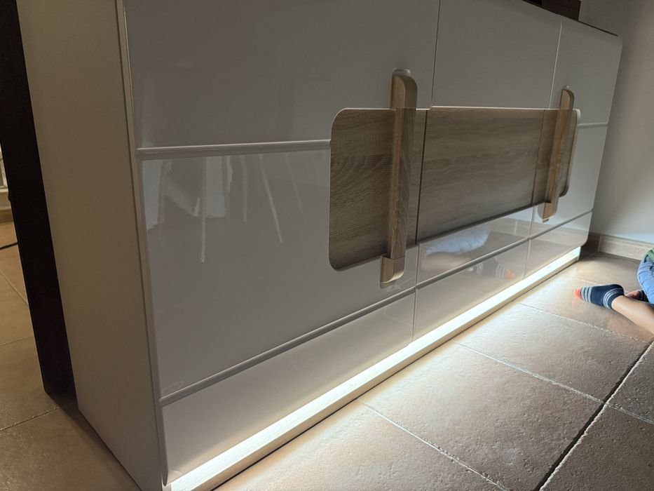 Conjunto moveis de sala com luzes led incorporados embaixo