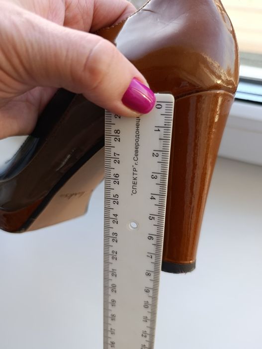 Жіночі туфлі на каблуку