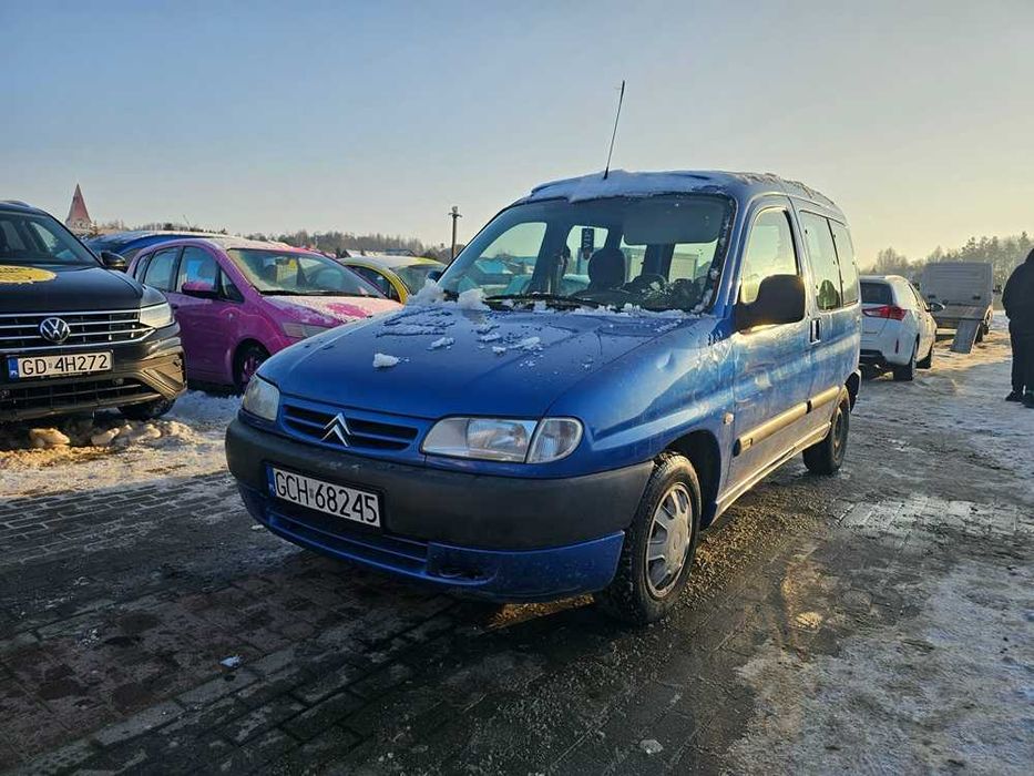 Citroen Berlingo 2001/1.4benzyna/5os/hak/opłaty akt
