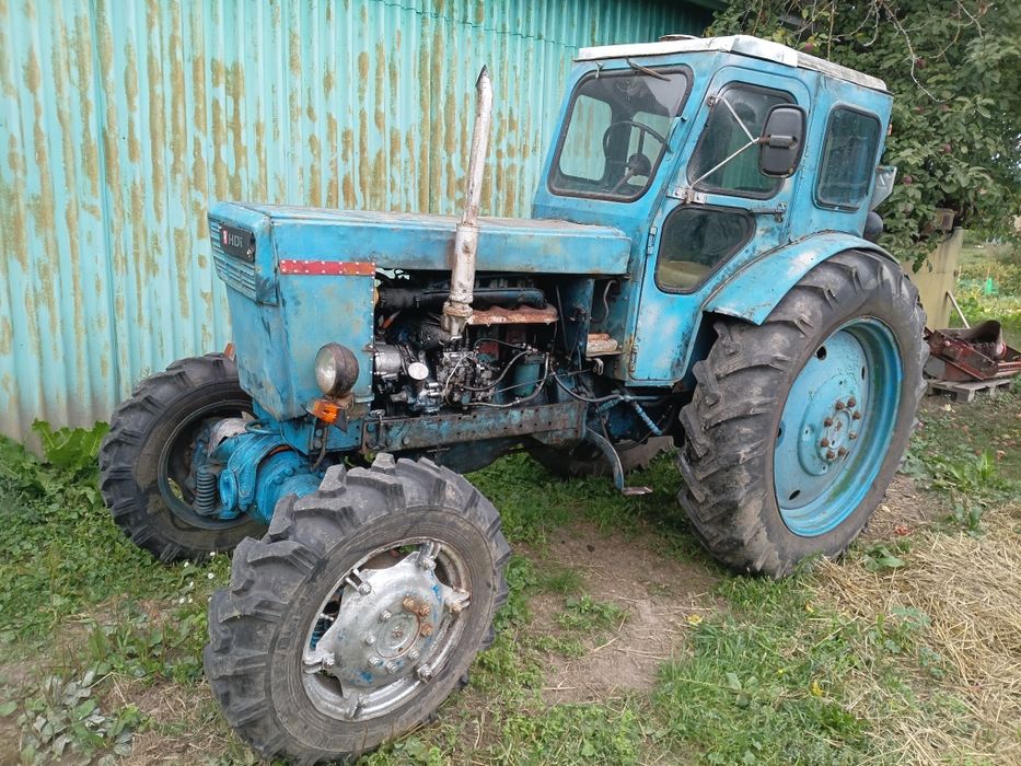 трактор з ведучим передомт 40 ам