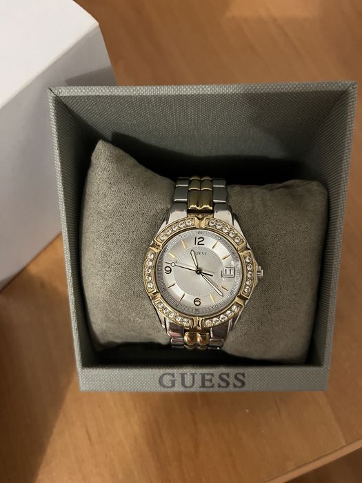 Часи жіночі Guess