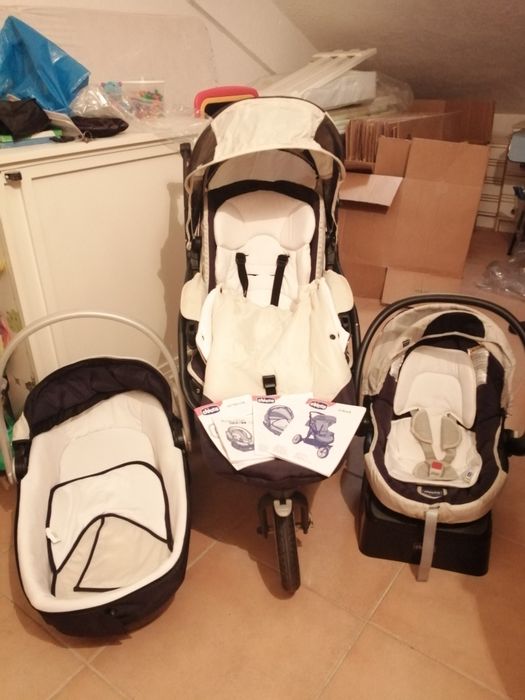 Carrinho da Chicco trio S3 black