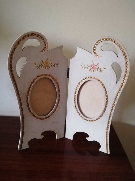 Moldura dupla de madeira pintada à mão