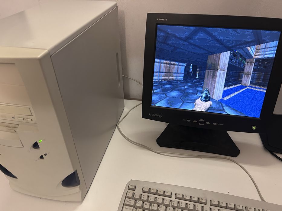 Retro komputer Pentium II 350MHz