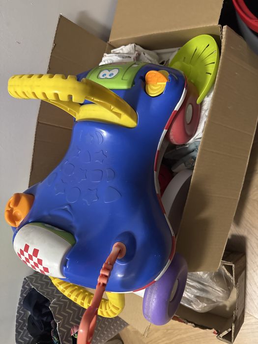 Oddam ubranka zabawki