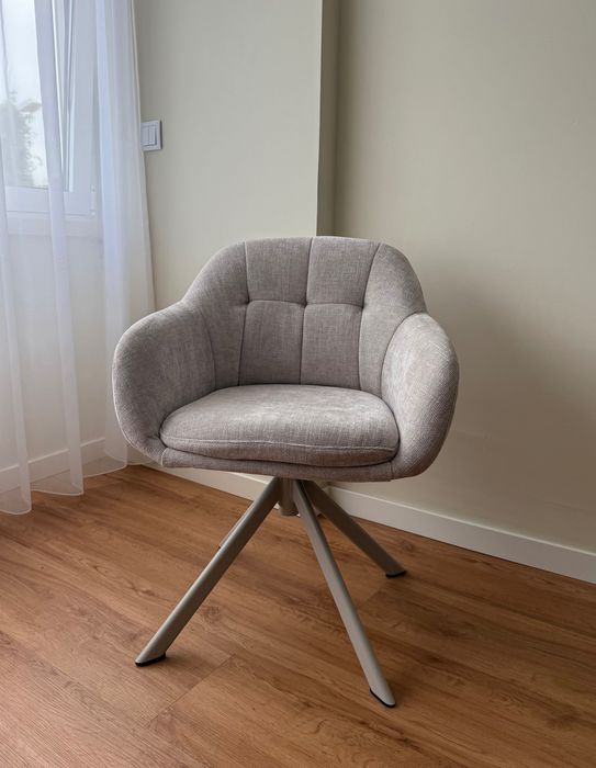 Cadeira Giratória Dorina c/ Braços + Estofo Chenille Bege | Como Nova | Conforto Premium