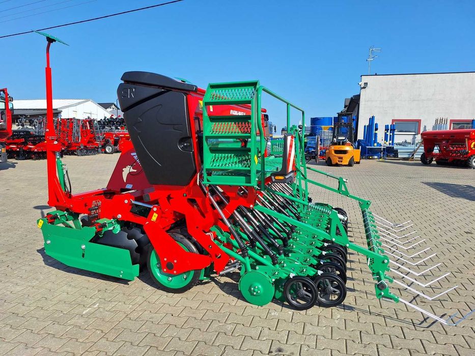 Siewnik Zbożowy Nadbudowany AGRO-MASZ SN301 ANU 3m Stopkowy Talerzowy