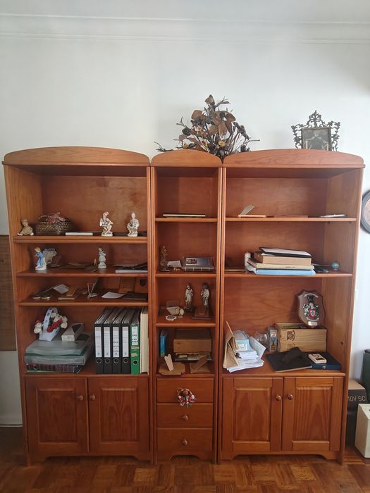 Vendo 3 módulos de estantes em madeira