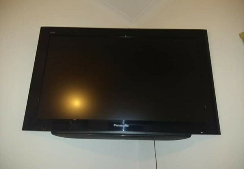 LCD + Wall Mount64285904351489122