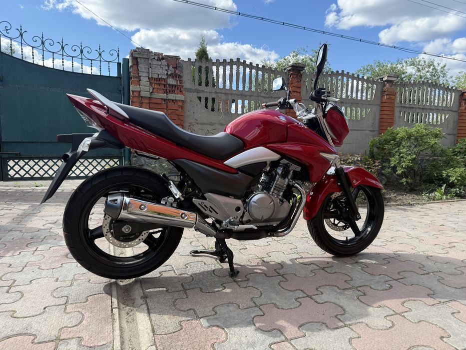 Мотоцикл Suzuki GSR250 розмитнений
