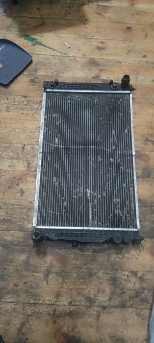 Основний радіатор охолодження Audi A6 C6/Ауді а6 с5