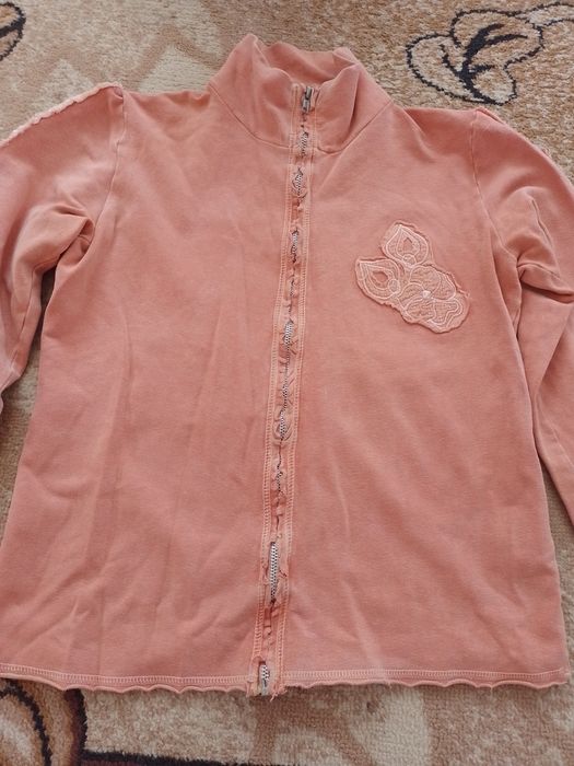 Bluza z naszywanymi kwiatami Vila M