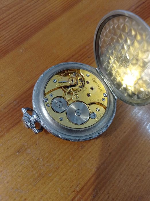 Zegarek kieszonkowy Omega do naprawy.