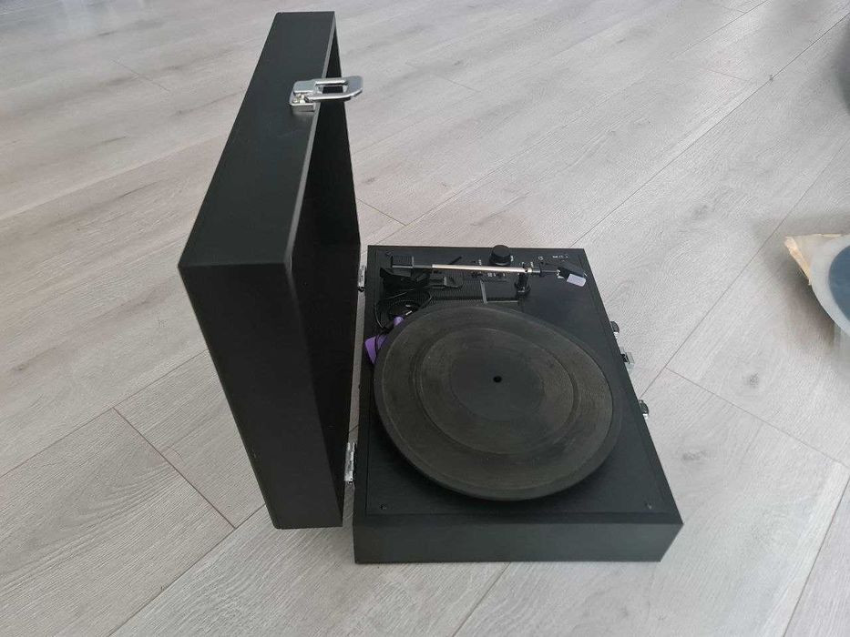 Продам вініловий програвач Numark PT01 touring