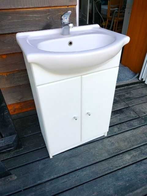 umywalka łazienkowa/WC z szafką