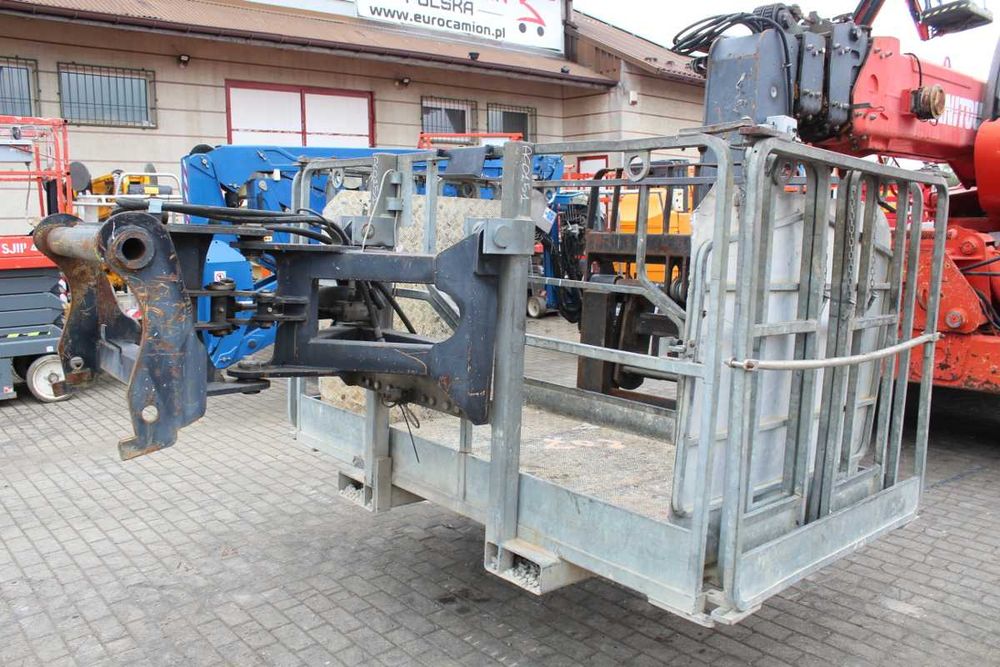 teleskopowa/manitou/mrt/2150/Privilege/ładowarka/obrotowa/21m/mercedes