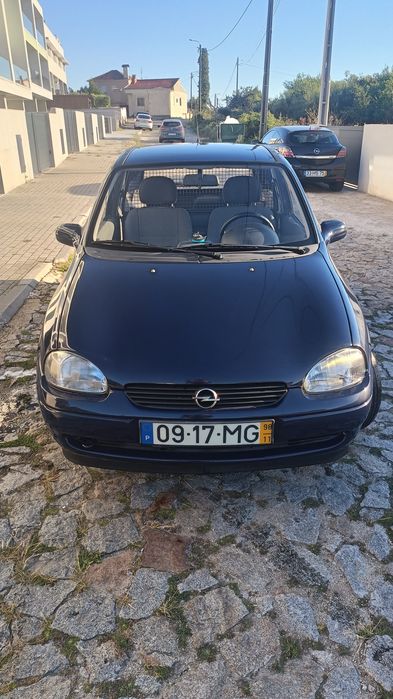 Opel corsa azul comercial