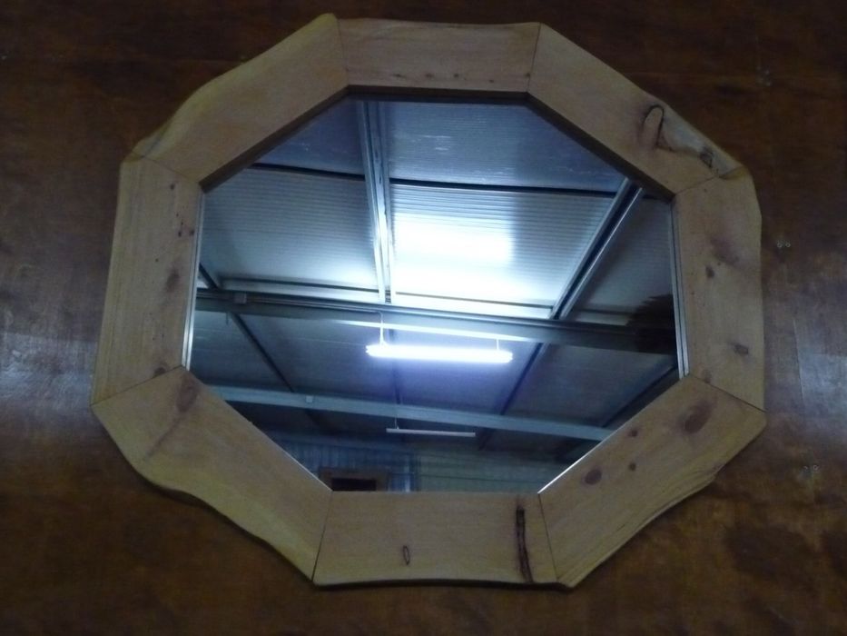 Espelho Grande com Moldura em Cedro Maciço – 145 x 130 cm