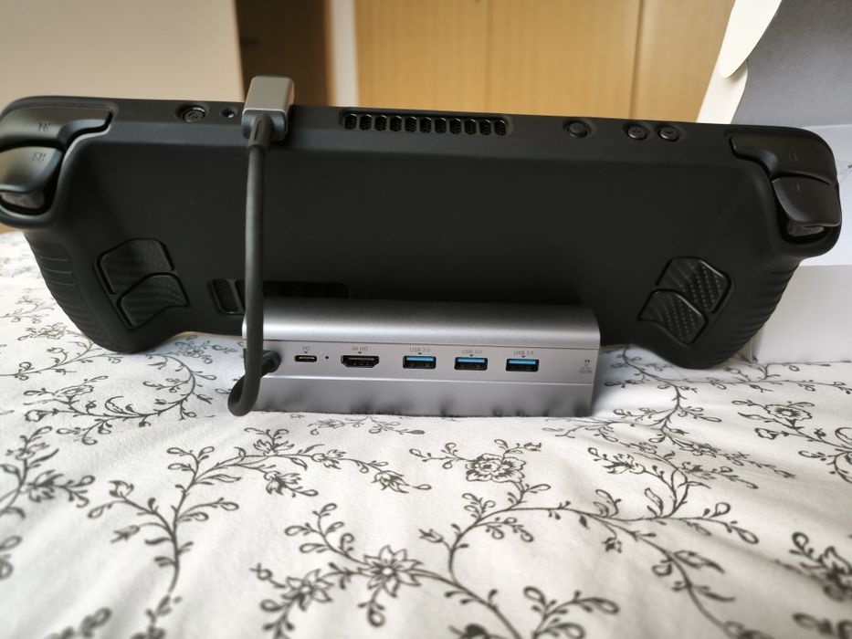 Steam Deck 512GB LCD (Como Nova - 40h) + Dock + Capa + Extras