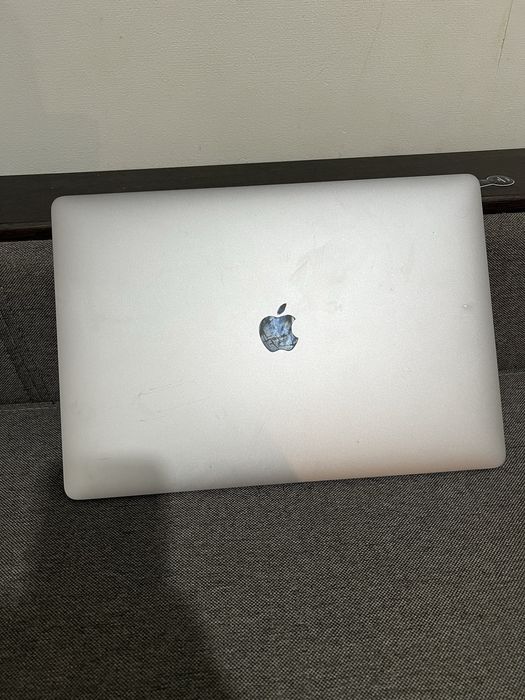 Продам маккбук Apple MacBook Pro 15-inch 2019 512Gb