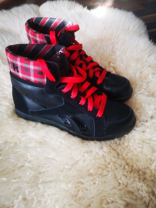 Buty Reebok damskie Ładne Wysokie Czarne rozm. 39 stan jak nowe !!!