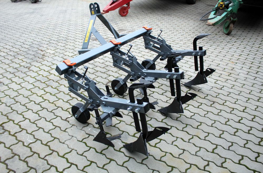 ДУЖЕ НАДІЙНИЙ Трисекційний Культиватор міжрядний навісний VINMET 3