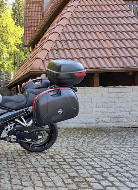 Kufry givi monokey 2 boczne plus centralny