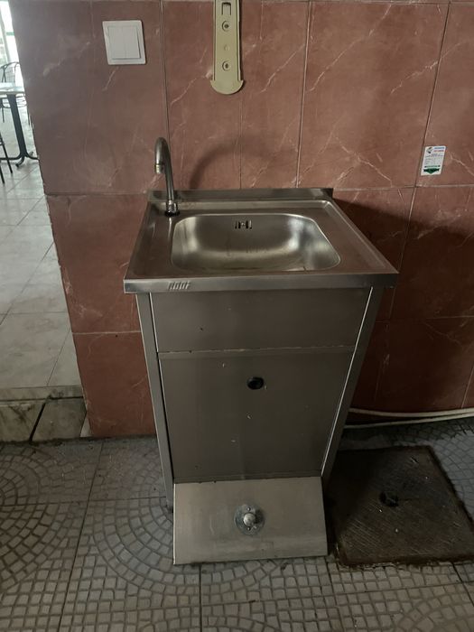 Lava Mãos Inox com Pedal