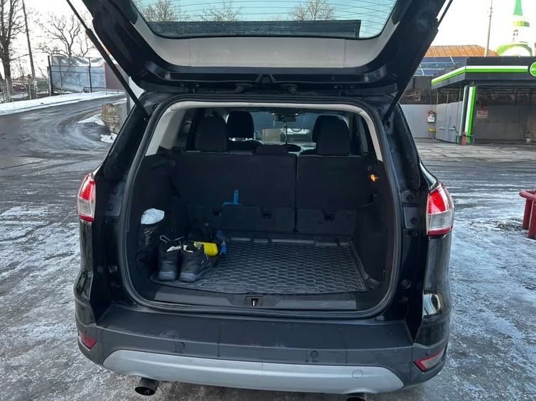 Продам Ford Escape