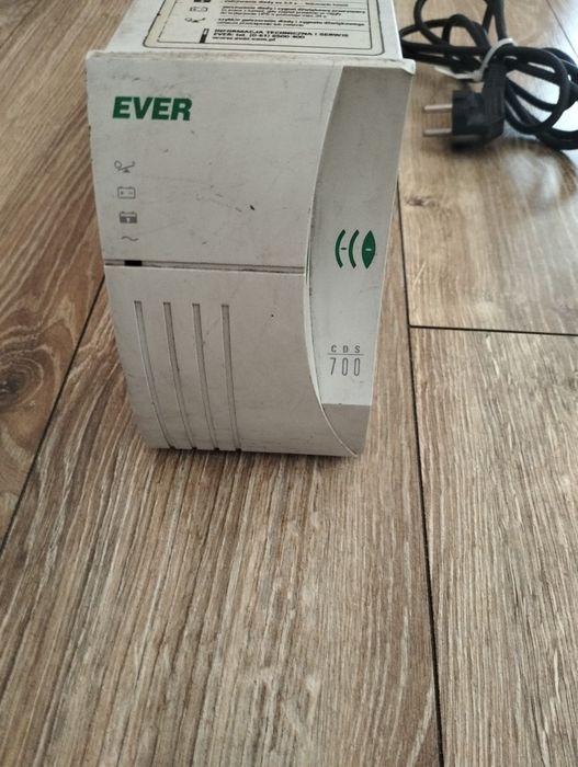 Zasilacz awaryjny UPS Ever CDS 700