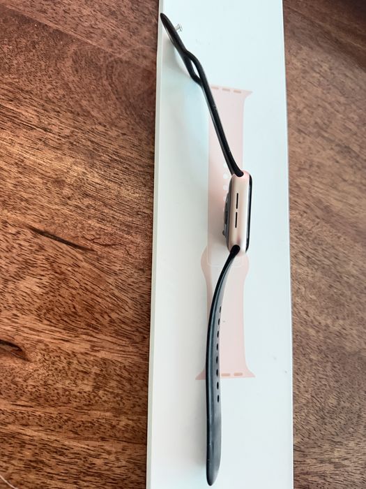 Apple Watch Series 5 dourado