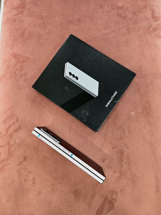 Samsung z fold 6 Silver Shadow  256GB  [Usado]
