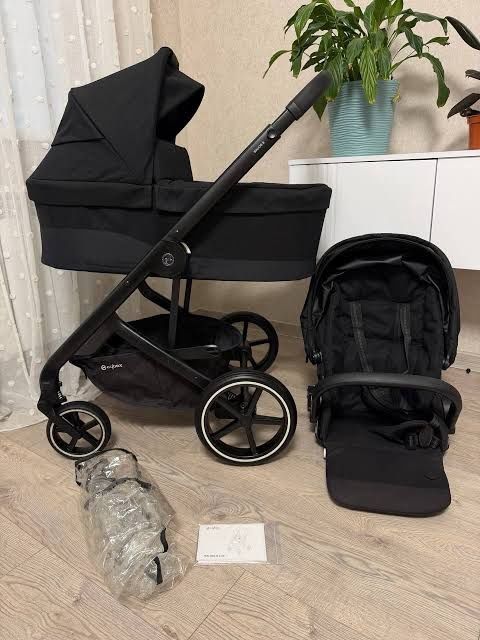 Коляска 2 в 1 cybex  в отличном состоянии