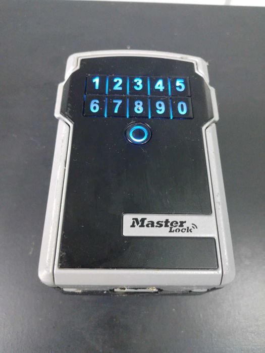 Продам міні сейф для ключів MASTER LOCK