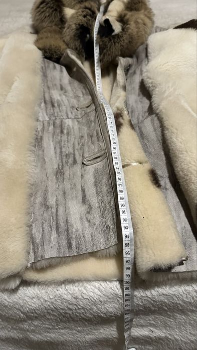 Натуральна дублянка цікавого крою